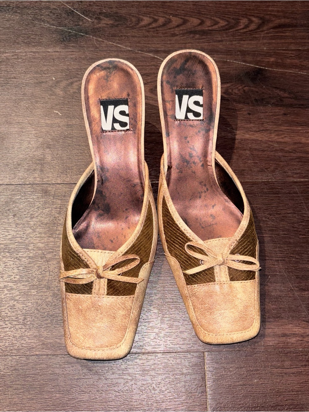 VS Y2K Brown Tan Square Toe Bow Mule Heels Size 6 1/2 M